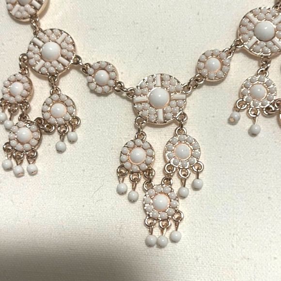 Vida Jewels Rose Gold Tone White Beaded Discs Pendant 24 Inch Statement Necklace - Picture 3 of 7